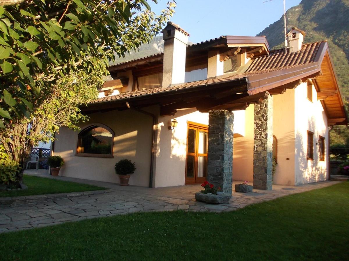 Les Hirondelles Bed & Breakfast Фенис Екстериор снимка
