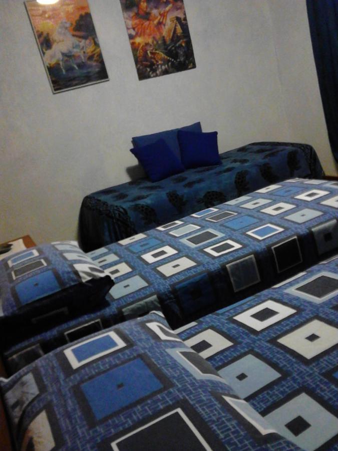 Les Hirondelles Bed & Breakfast Фенис Екстериор снимка