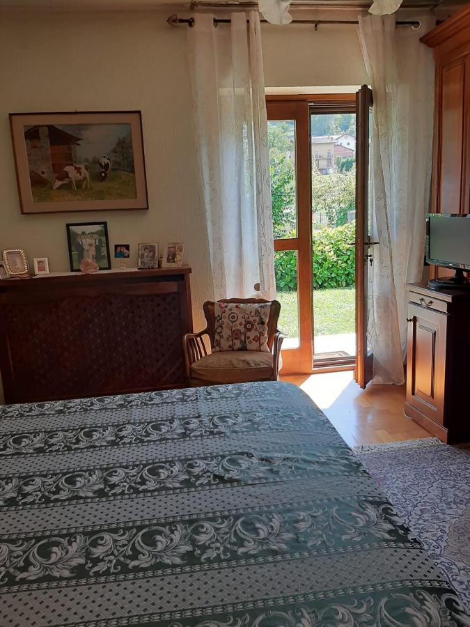 Les Hirondelles Bed & Breakfast Фенис Екстериор снимка